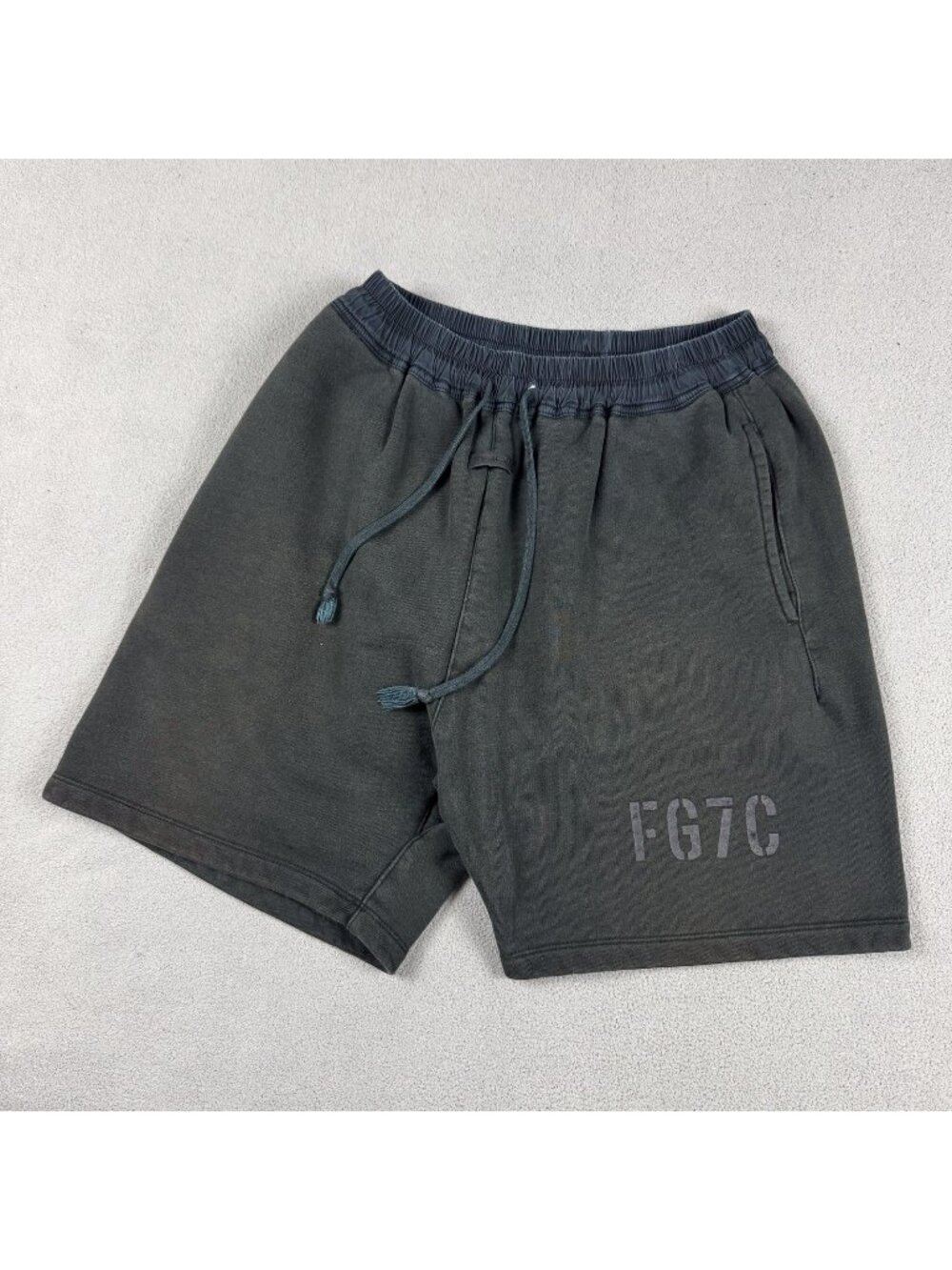 Fear of God 7th Collection Sweatshorts Mens L Dark Grey Mainline Fleece USA FOG